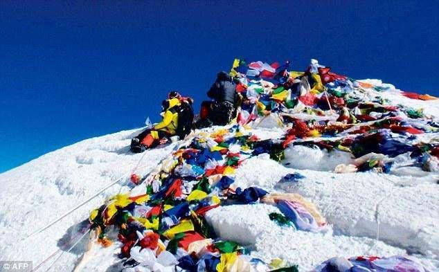 登山者梦想的珠穆朗玛峰,变成了世界上最高的垃圾场