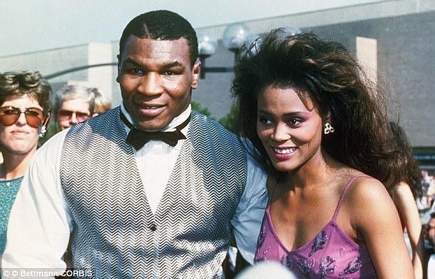 ���꣡ȭ��̩ɭ����ô�ܹ�4������ģ�������߼�¼1��24Ů