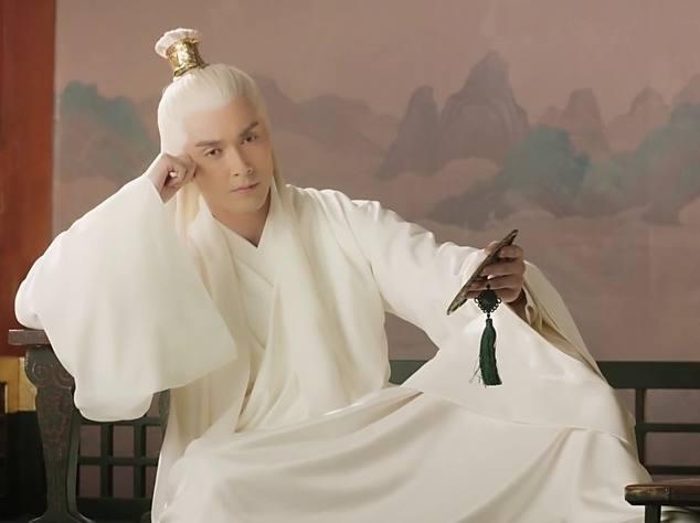 《三生三世》东华帝君的5个造型, 前四个帅爆了, 唯独图五丑翻天