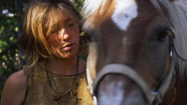 美国版“女野人”猎狼吃肉,独居森林25年,网友:一个人咋过啊?