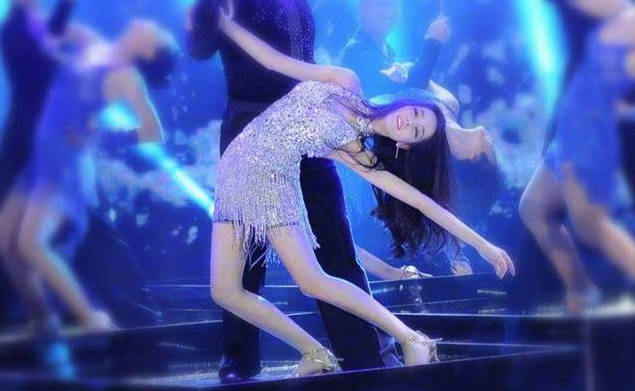 迪丽热巴跳舞动作简单，被痛批不敬业!真相却让人心疼!