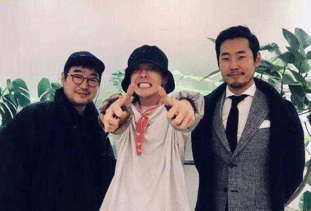 权志龙剃掉头发洗净纹身低调入伍白骨部队。网