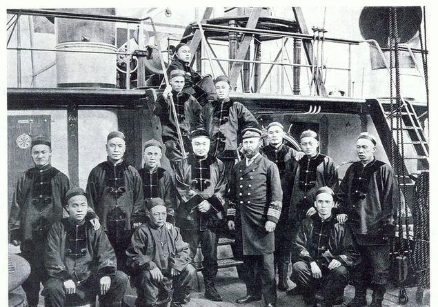 北洋舰队在甲午海战前曾两度访日，7300吨铁甲舰震动日本全国