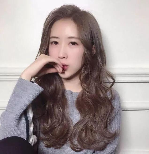 2018流行的减龄烫发发型20款