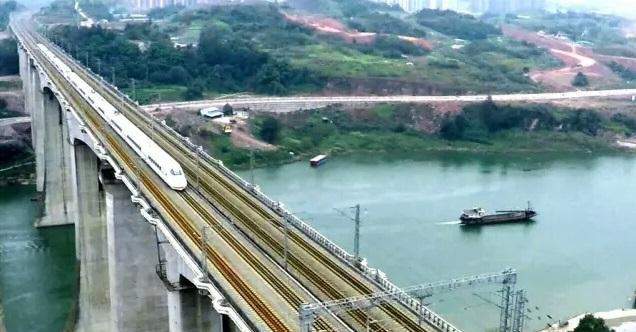 兰渝铁路明天通车:国庆先开3对临客,未来5小时到重庆!
