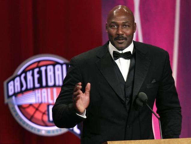 乔丹3314万年薪什么水平?一人超球队工资帽,