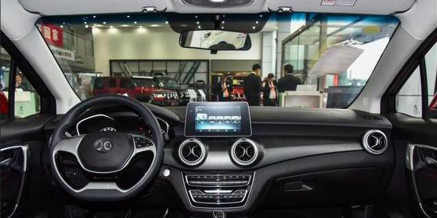 家轿颜智新高度全新绅宝D50来了