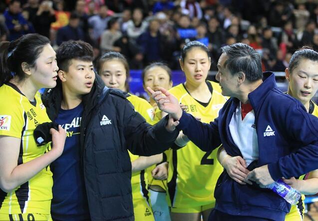 揭秘丁霞与王一梅冲突的真相,丁霞应向王一梅