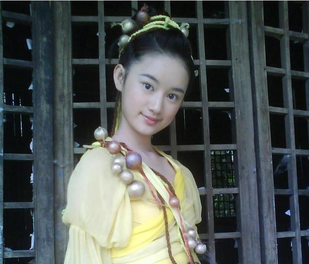 《仙剑奇侠传3》中饰演可爱的小土豆花楹;2011年郭晓婷还在刘诗诗