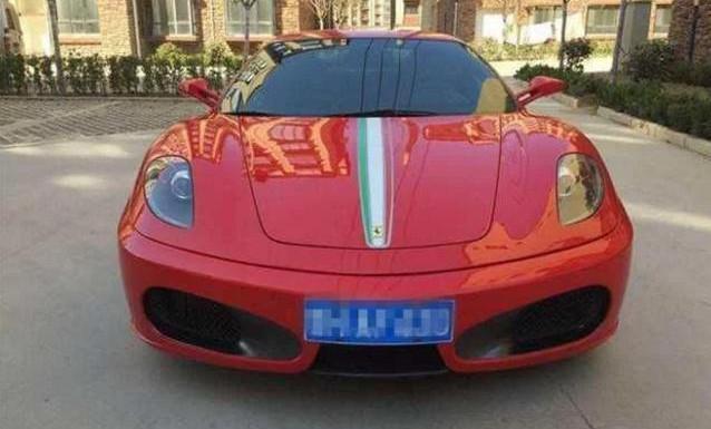 她花费上百万整成范冰冰,微博晒豪车晒老公,如