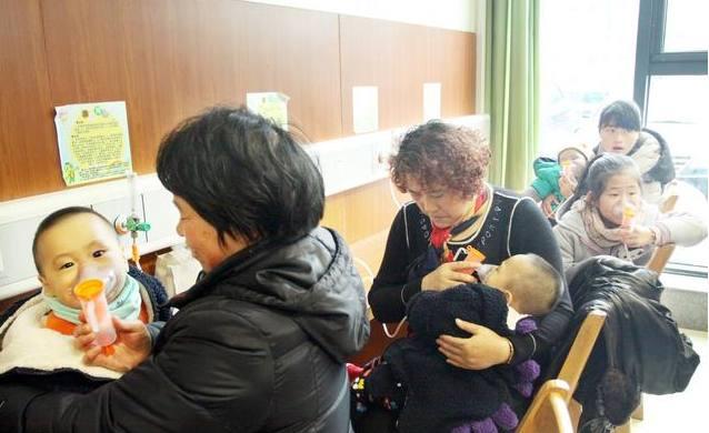 治疗孩子咳嗽的雾化会伤害孩子健康?看一下雾