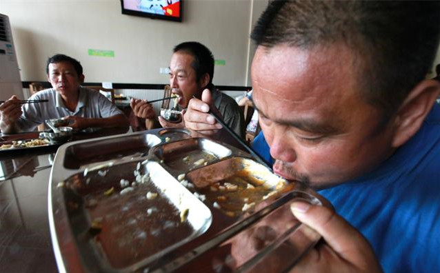 ä¸€ç»„å†œæ°‘å·￥è12åœ°åƒé￥-å›¾ï¼Œç￠—é‡Œçœ‹ä¸è§è‚‰ï¼Œåaæ±‚èƒ½åƒé￥±
