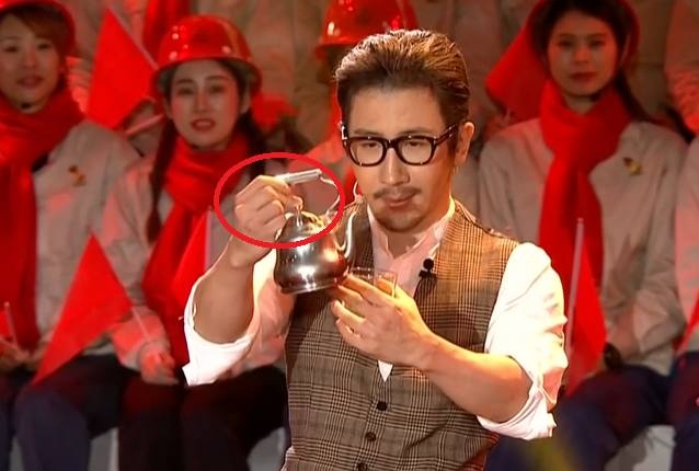 刘谦《魔壶》很精彩,实在不忍心揭秘,5种饮料