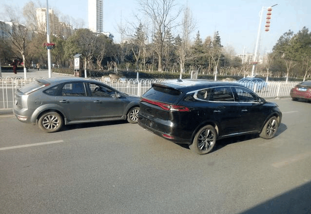 偶遇比亚迪唐二代, 黑色外观太犀利, 比亚迪这回