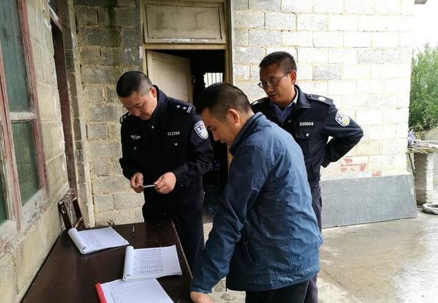 道真县人民政府法制办副主任牟忠明率队 深入