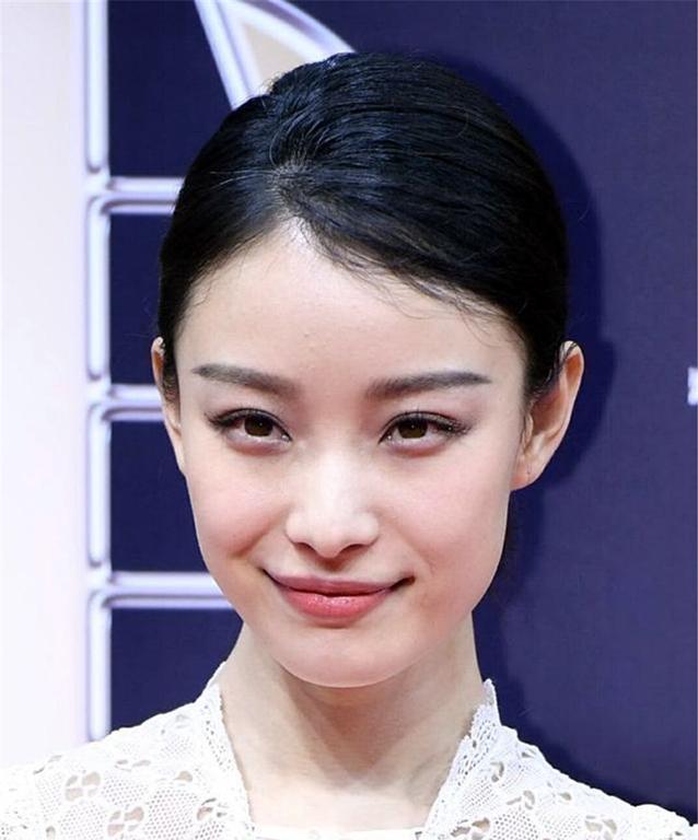 高清镜头下的女明星未ps近照,网友的注意力却放在第五位