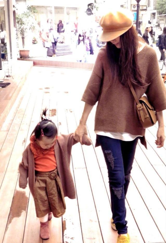 伊能静晒女儿照, 却被网友评价宝贝像智障, 伊能