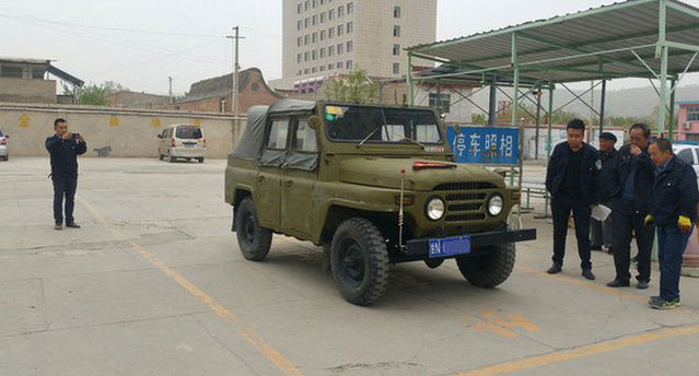 北京212车主:十年前交警对我敬礼,如今催我报废