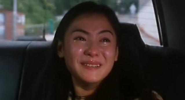 周星驰《喜剧之王》幕后照片,莫文蔚张柏芝星爷片场玩写真!