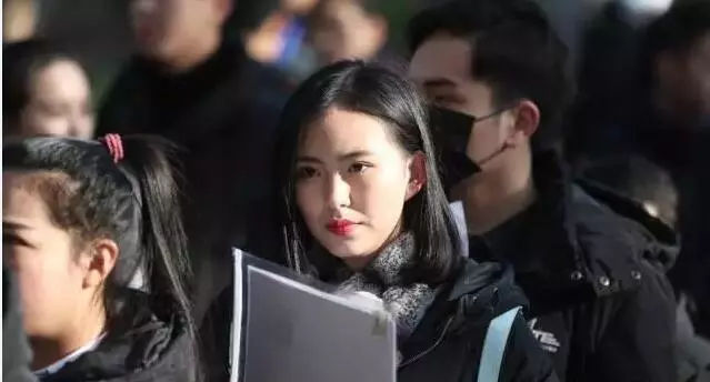 哪些高中生适合学习播音专业