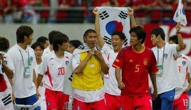 2002世界杯后,意大利全民抵制韩国,球迷:中国人