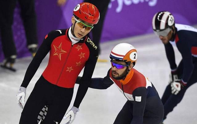 韩国人出现拿刀威胁意大利运动员画面 跟韩国