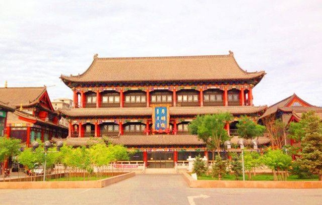 中国最窝囊的省会级城市，境内第一大第二大城市都不是它