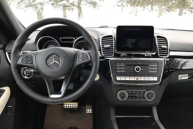 奔驰GLB即将上市,比铃木吉姆尼霸气,全系带T