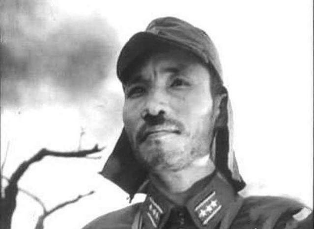 日本人鼻子下为什么留着一撮小胡子?