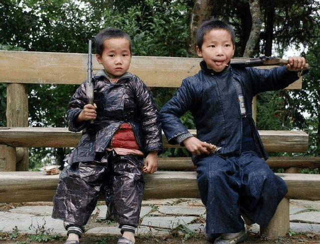 这里的人姓滚, 但你绝对不敢说, 因为人人都有