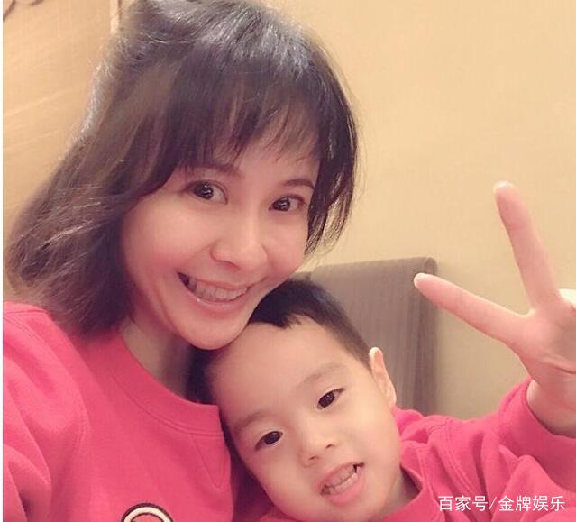 她曾被网友称为古装第一美女，与刘威爱情长跑失败差点一蹶不振