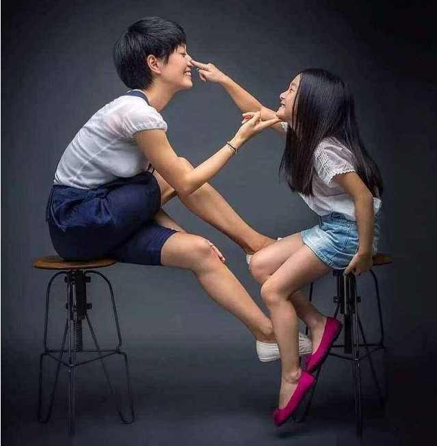 文章女儿文君竹近照曝光, 像极了母亲马伊琍