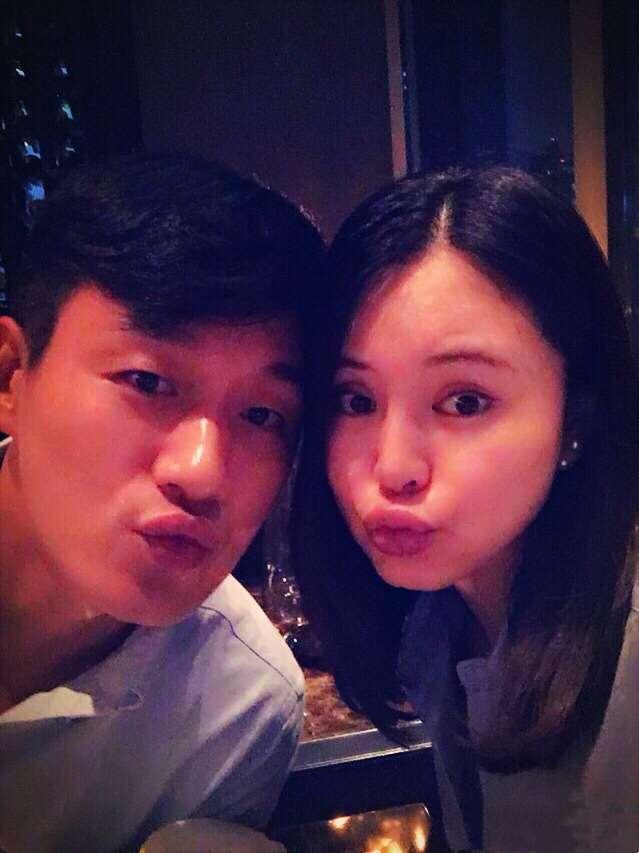 佟大为全家近照, 二女儿长相尴尬, 儿子是翻版佟大为