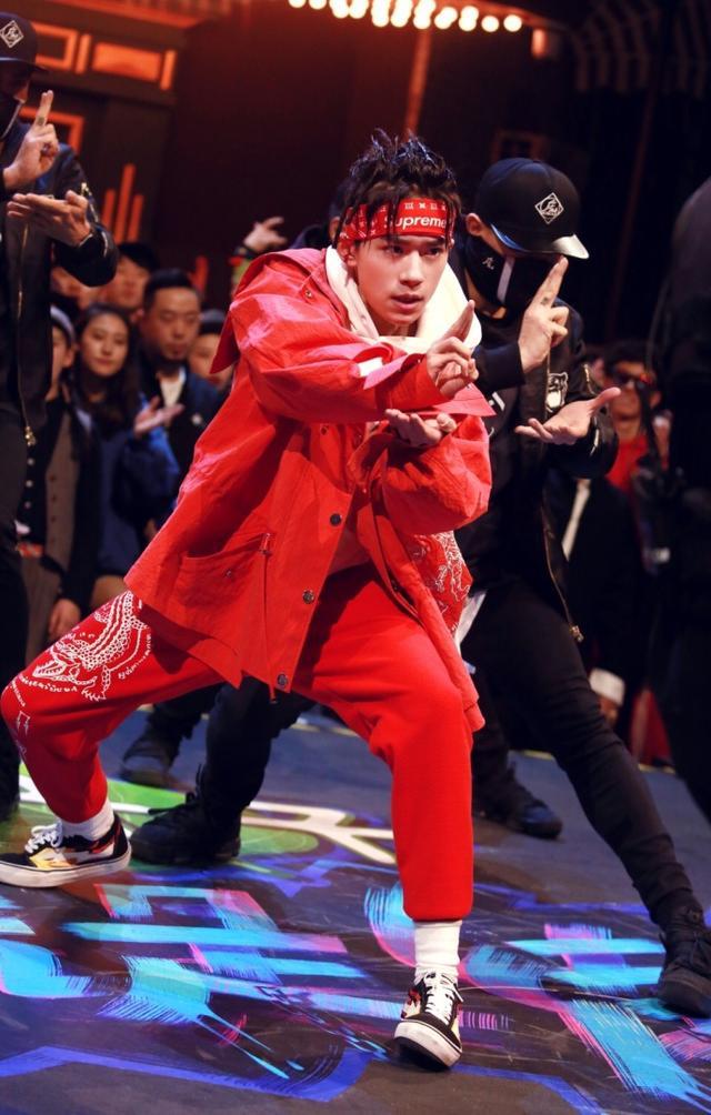 通过声明看易烊千玺工作室情商 这哪里是维护