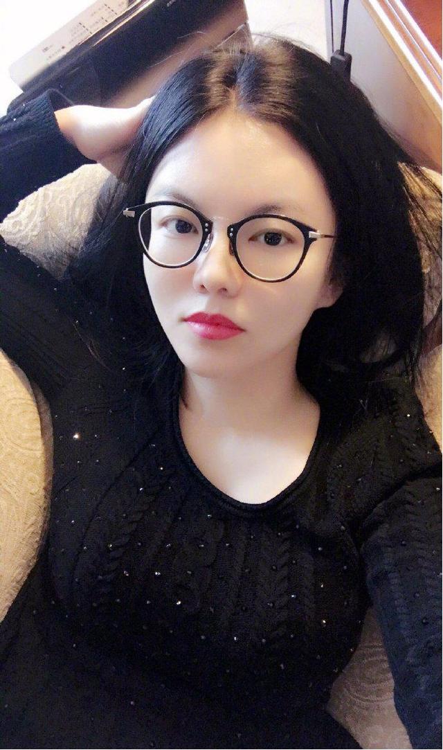 李湘近况曝光,因一杯奶茶住进了医院,网友:这下