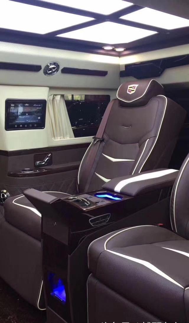 225万凯迪拉克凯雷德总统一号，加长5.9米