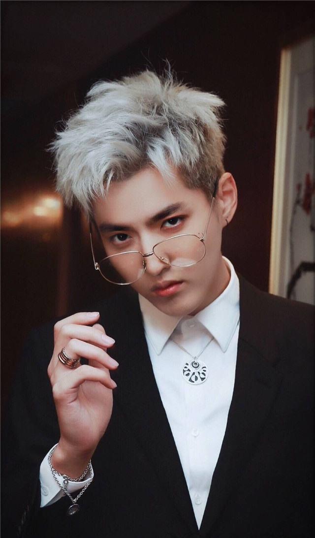 吴亦凡陈伟霆王源张天爱朱茵林青霞他们竟是这