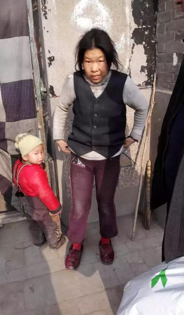 81岁农村老人苦撑8口人智障大家庭,此愁何时了