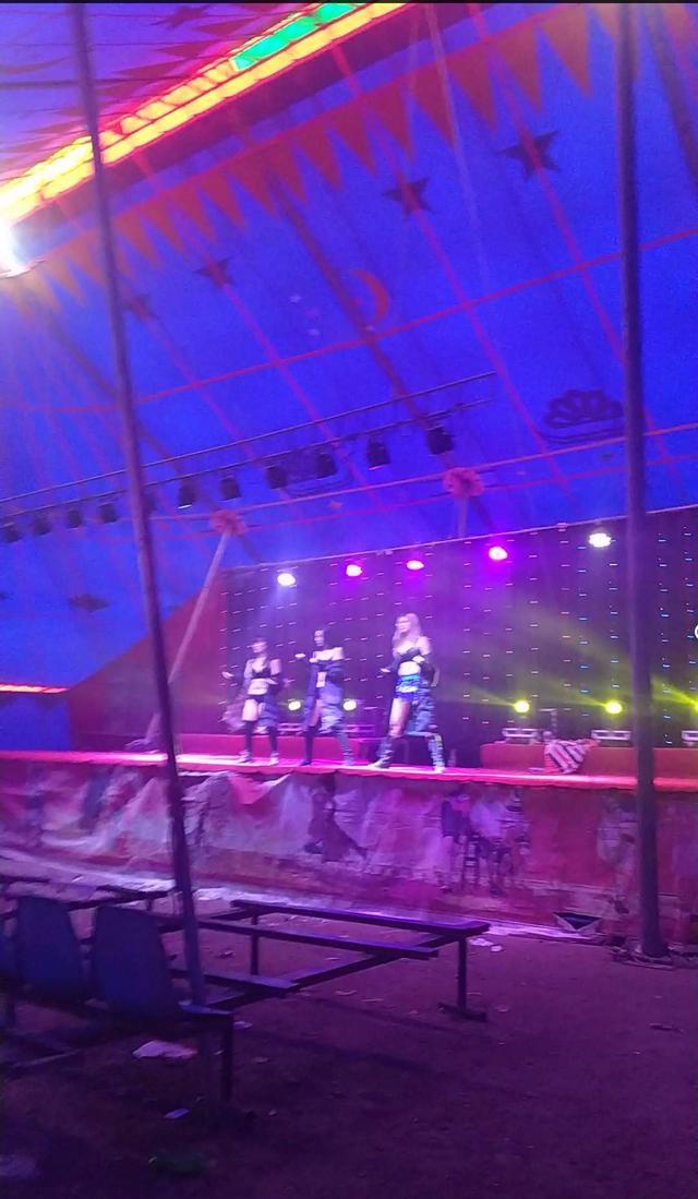 独家」夏县:低俗表演抬头,大棚歌舞现身庙会|庙