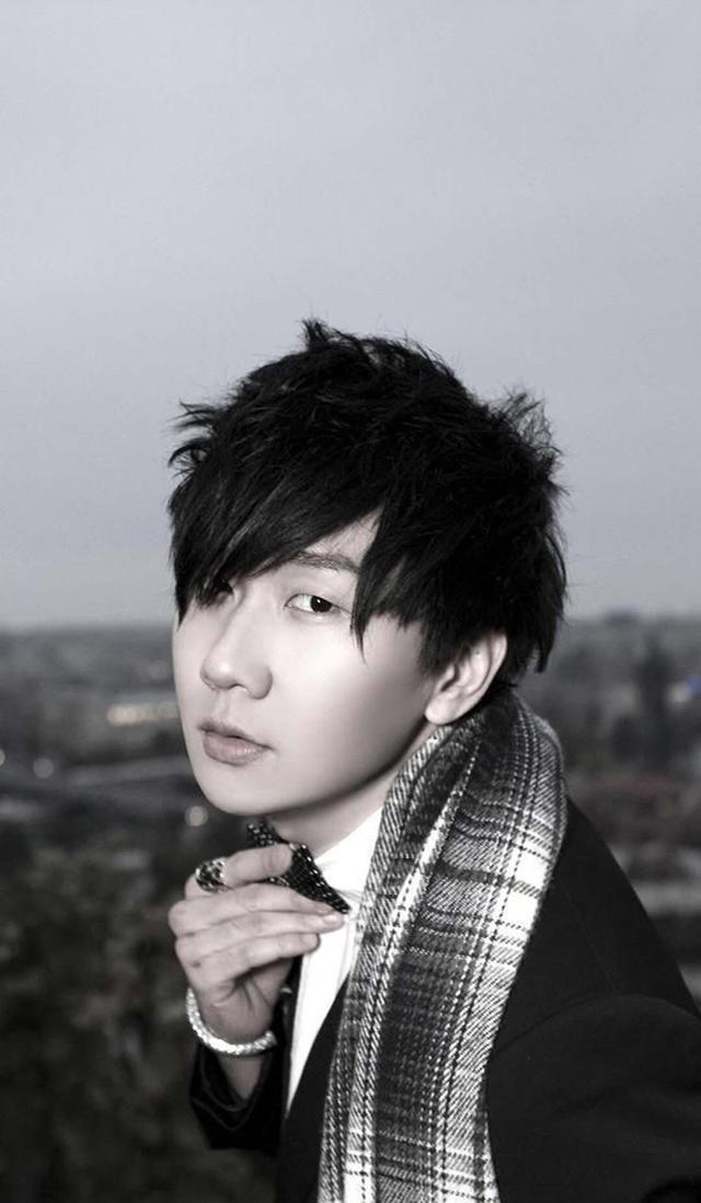 手机桌面壁纸--林俊杰