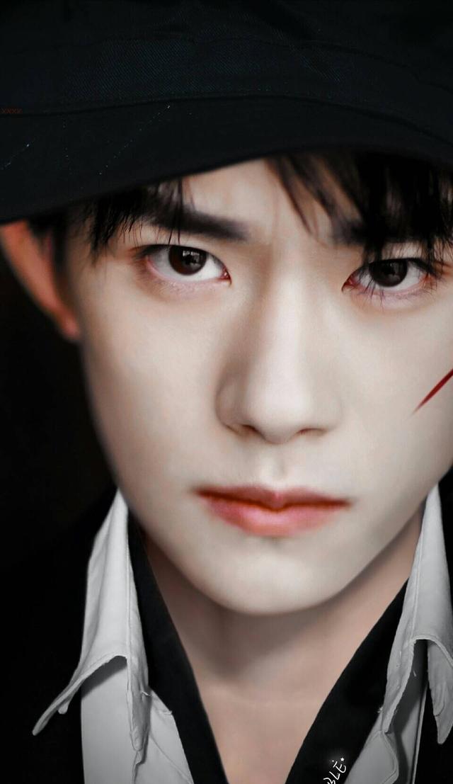 易烊千玺:写给自己、写给妈妈的信,过去所期待的未来正是现在