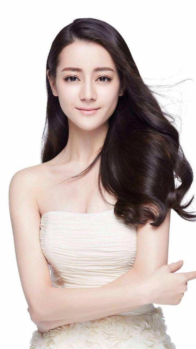 网友评出异域美女迪丽热巴最美写真图,收藏做壁纸吧