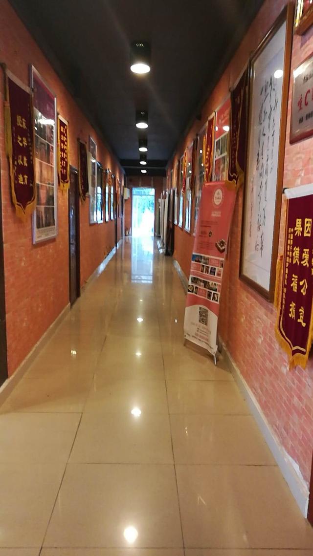 百万奖金感召百名学员:成都东华职教启动双百