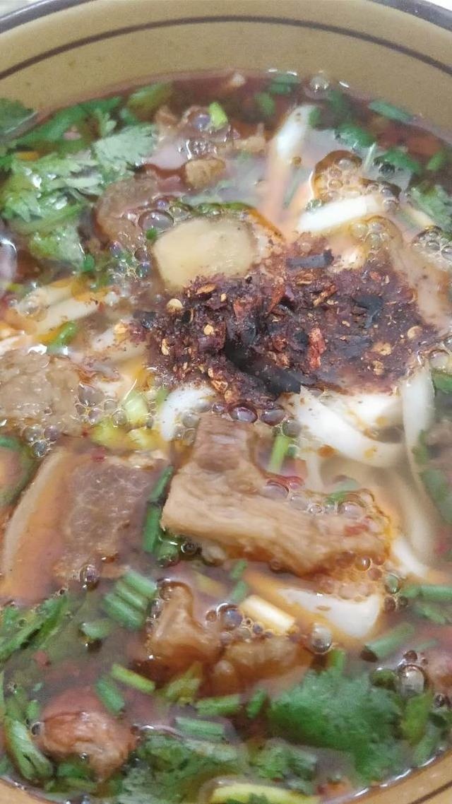 就我个人来说,早餐喜欢吃榕江卷粉,赖粉,汤粉,芋头糕等等.