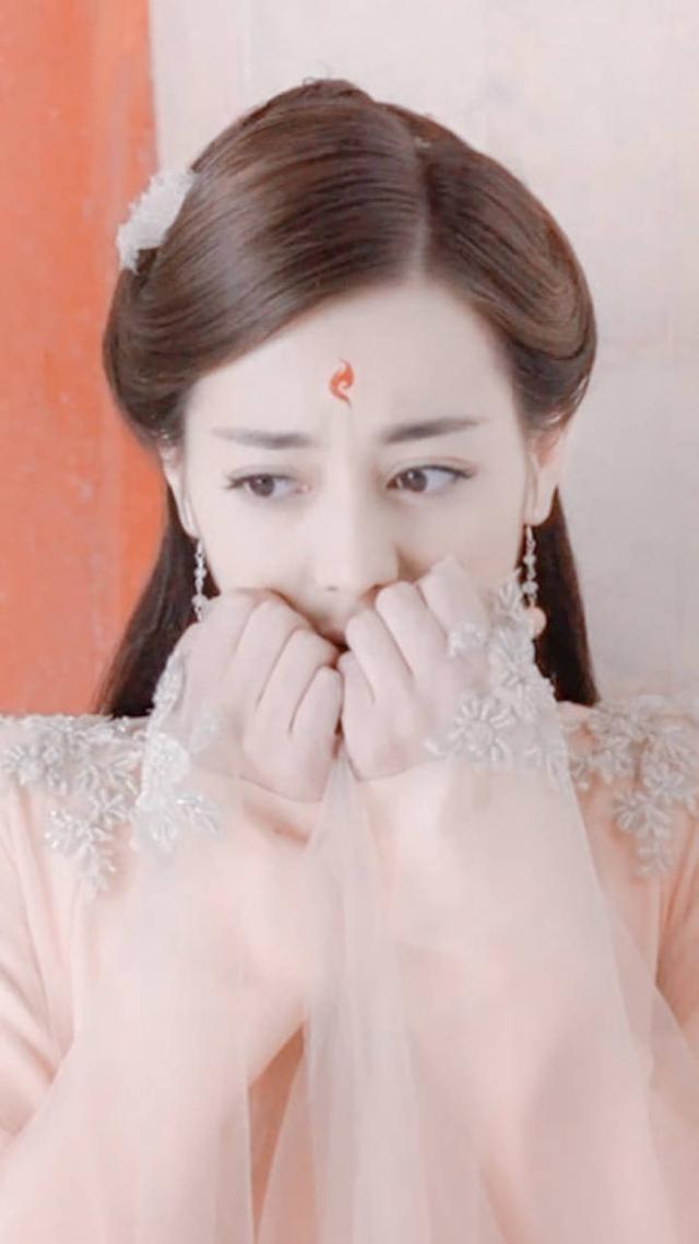 枕上书官宣,热巴高伟光微博甜蜜回应,这一世不