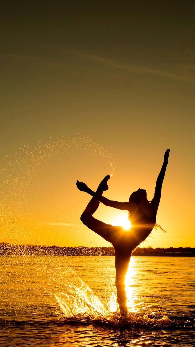 神问答:男人为什么都喜欢18、20多岁,特别年轻