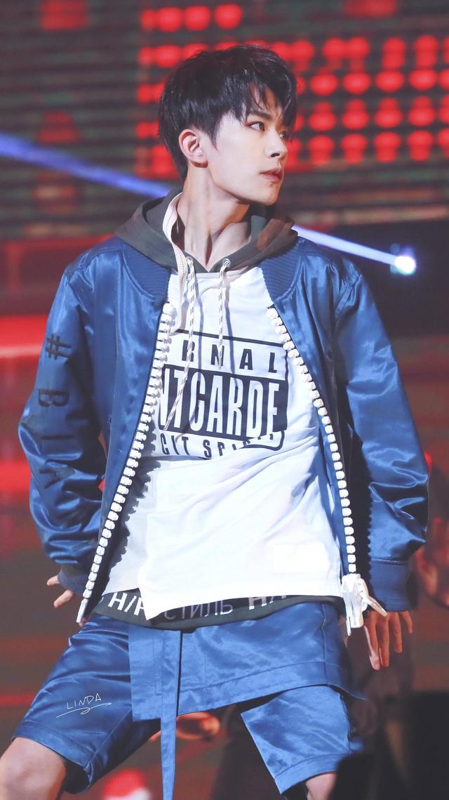 三年前就用零花钱做慈善,不让粉丝捐钱的易烊