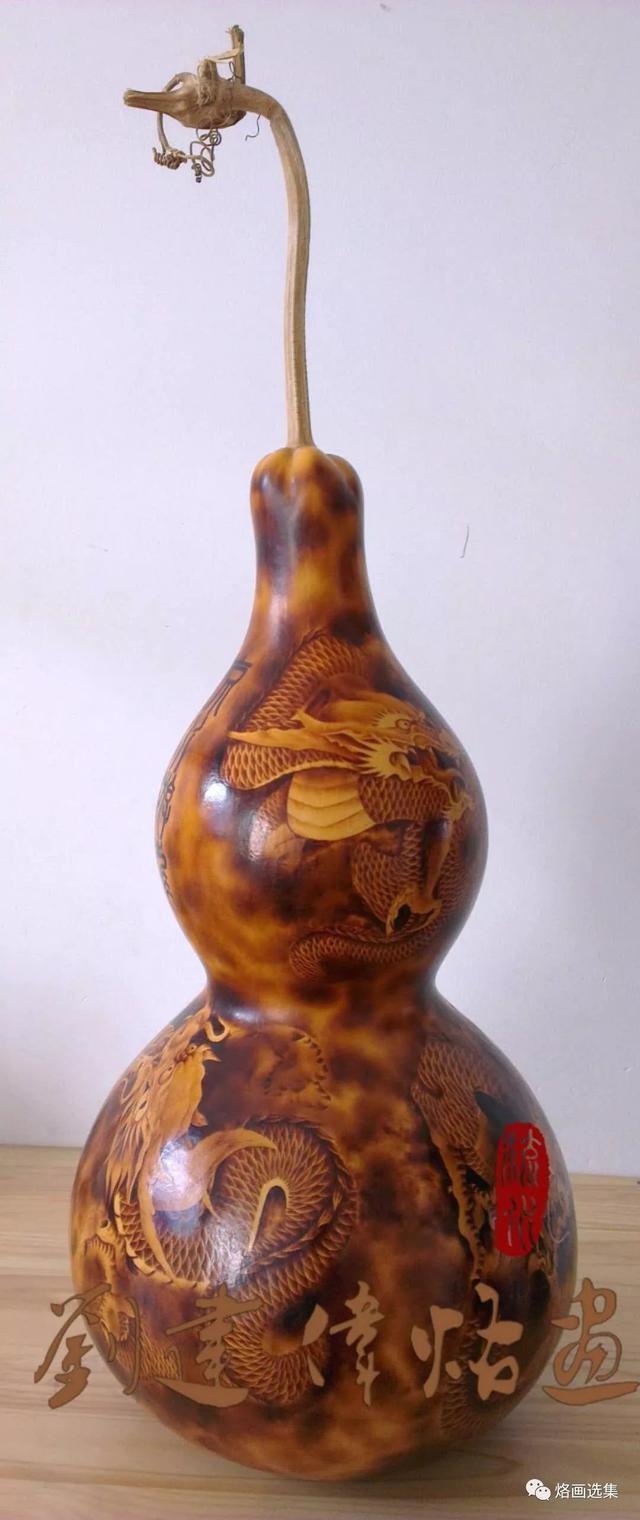 刘建伟葫芦烙画受邀参加葫芦小镇首届葫芦精品展