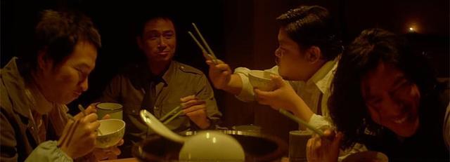 张耀扬掀桌子：有我在没人敢动下筷子，如果有那就砍一顿
