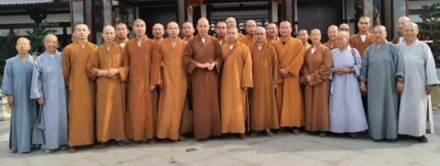 4种驼色，哪种让你看起来超有钱？哪种却土气没气质！